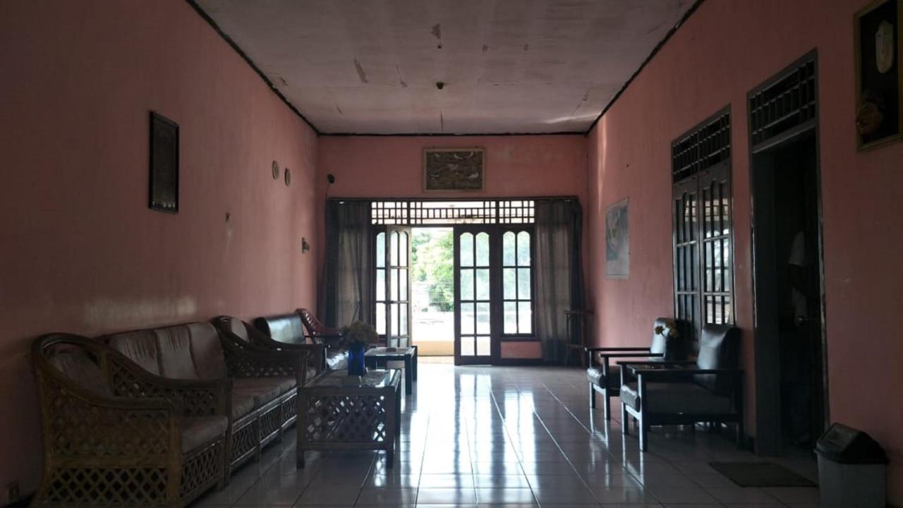 Spot On 2969 Hotel Citra Ayu Labuhan Luaran gambar